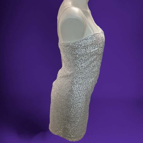 New Steppin Out Sequined Bodycon Mini Dress Womens Size 11/12 Silver Prom Formal - Picture 8 of 11